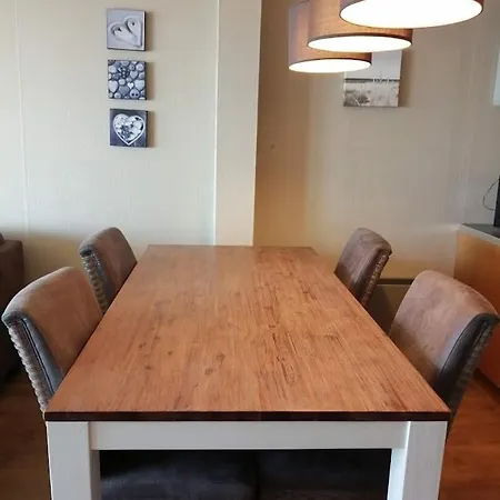 Lovely N° 9 Op Ieder Moment Prachtig Zeezicht & Zwembad 아파트 *